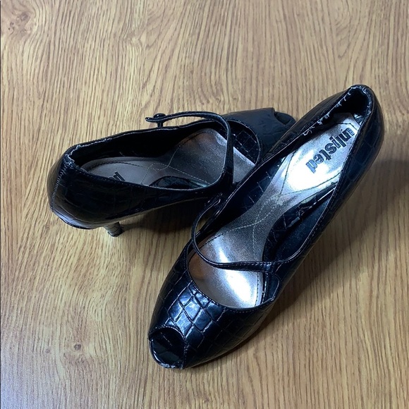 Unlisted Black Patent Leather Heels Peep toe Size8 - Picture 8 of 10